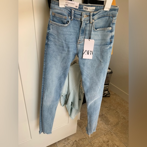 Zara distressed jeans (WITH TAGS!) - Picture 2 of 3